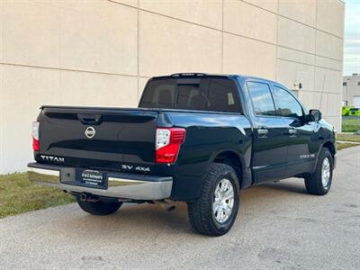 2018 Nissan Titan SV   - Photo 9 - Madison, WI 53716