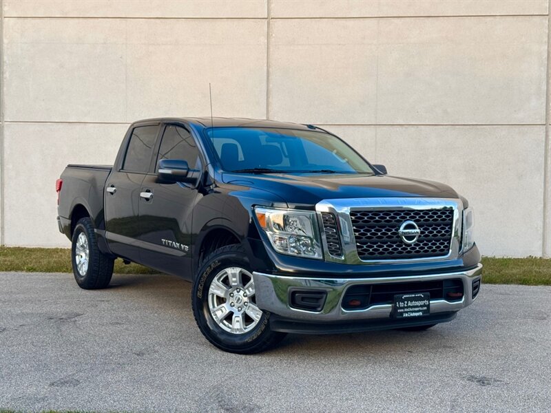2018 Nissan Titan SV   - Photo 1 - Madison, WI 53716