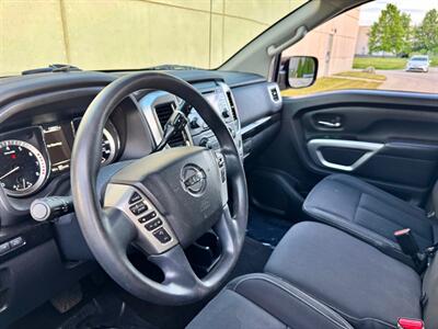 2018 Nissan Titan SV   - Photo 16 - Madison, WI 53716