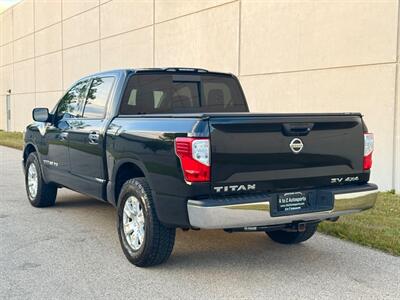 2018 Nissan Titan SV   - Photo 8 - Madison, WI 53716
