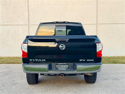 2018 Nissan Titan SV   - Photo 12 - Madison, WI 53716