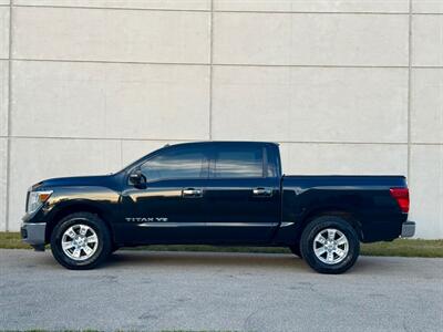 2018 Nissan Titan SV   - Photo 6 - Madison, WI 53716