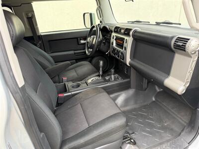 2007 Toyota FJ Cruiser 4dr SUV   - Photo 11 - Madison, WI 53716