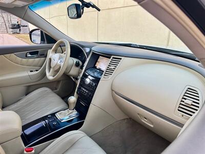2017 INFINITI QX70 - Photo 17 - Madison, WI 53716