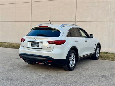 2017 INFINITI QX70 - Photo 10 - Madison, WI 53716