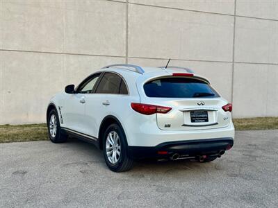 2017 INFINITI QX70 - Photo 9 - Madison, WI 53716