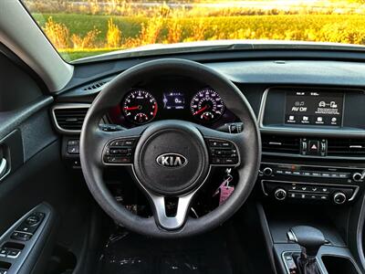 2018 Kia Optima LX   - Photo 14 - Madison, WI 53716