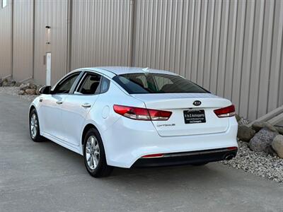 2018 Kia Optima LX   - Photo 8 - Madison, WI 53716