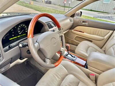 2000 Lexus LS 400 - Photo 17 - Madison, WI 53716