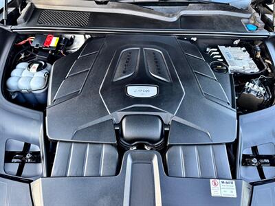 2019 Porsche Cayenne S - Photo 31 - Madison, WI 53716