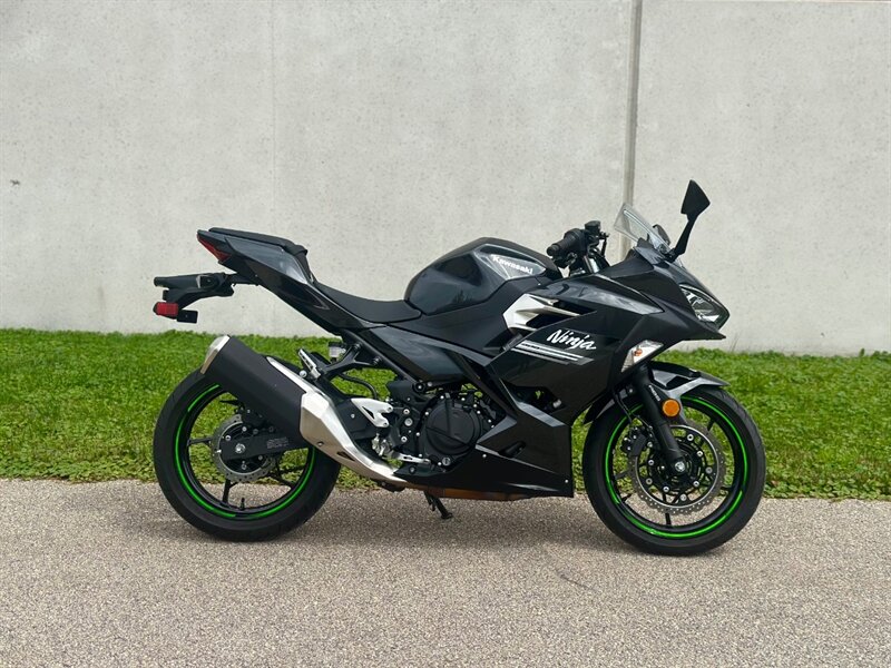 2022 Kawasaki Ninja 400  ABS - Photo 1 - Madison, WI 53716