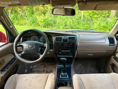 2001 Toyota 4Runner SR5   - Photo 13 - Madison, WI 53716