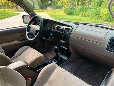 2001 Toyota 4Runner SR5   - Photo 17 - Madison, WI 53716