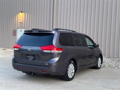 2014 Toyota Sienna XLE 7-Passenger   - Photo 11 - Madison, WI 53716