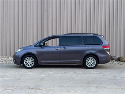 2014 Toyota Sienna XLE 7-Passenger   - Photo 6 - Madison, WI 53716