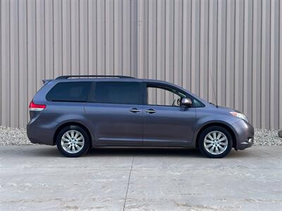 2014 Toyota Sienna XLE 7-Passenger   - Photo 7 - Madison, WI 53716