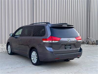 2014 Toyota Sienna XLE 7-Passenger   - Photo 10 - Madison, WI 53716