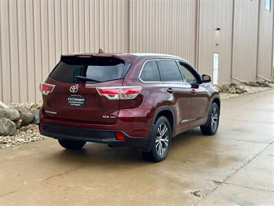 2016 Toyota Highlander XLE   - Photo 9 - Madison, WI 53716