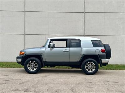 2012 Toyota FJ Cruiser   - Photo 6 - Madison, WI 53716
