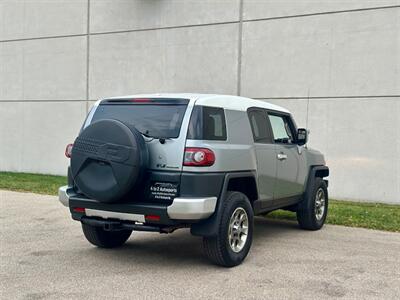 2012 Toyota FJ Cruiser   - Photo 11 - Madison, WI 53716