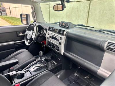 2012 Toyota FJ Cruiser   - Photo 18 - Madison, WI 53716