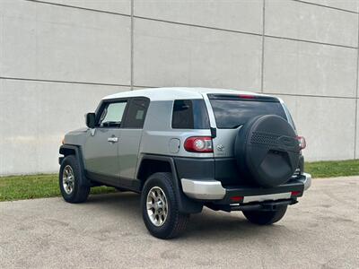 2012 Toyota FJ Cruiser   - Photo 10 - Madison, WI 53716