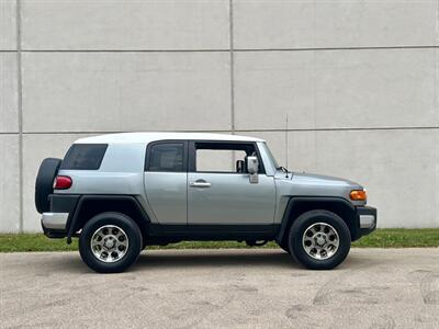 2012 Toyota FJ Cruiser   - Photo 7 - Madison, WI 53716