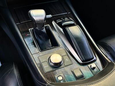 2013 Lexus LS 460 L   - Photo 32 - Madison, WI 53716