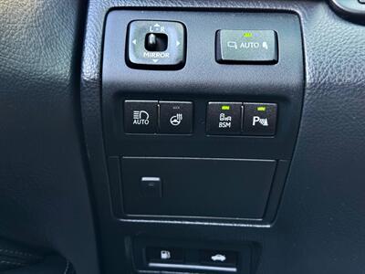 2013 Lexus LS 460 L   - Photo 33 - Madison, WI 53716