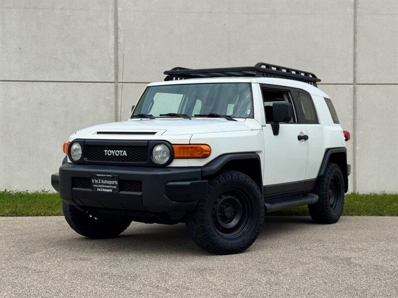 2011 Toyota FJ Cruiser   - Photo 1 - Madison, WI 53716