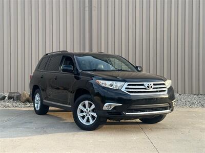 2012 Toyota Highlander SE   - Photo 2 - Madison, WI 53716