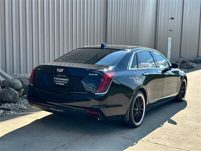 2017 Cadillac CT6 PLUG-IN Hybrid 2.0T   - Photo 9 - Madison, WI 53716