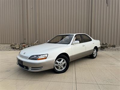 1995 Lexus ES 300   - Photo 1 - Madison, WI 53716