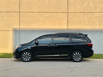 2019 Toyota Sienna Limited Premium 7-Passenger   - Photo 6 - Madison, WI 53716