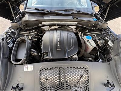 2018 Porsche Macan   - Photo 30 - Madison, WI 53716
