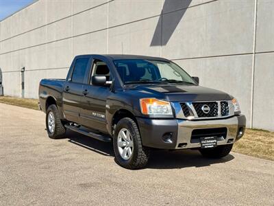 2012 Nissan Titan SV - Photo 4 - Madison, WI 53716