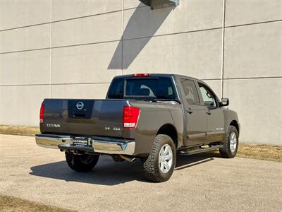 2012 Nissan Titan SV - Photo 11 - Madison, WI 53716