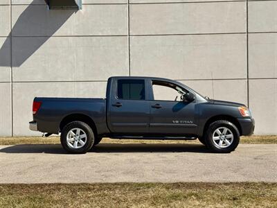 2012 Nissan Titan SV - Photo 7 - Madison, WI 53716