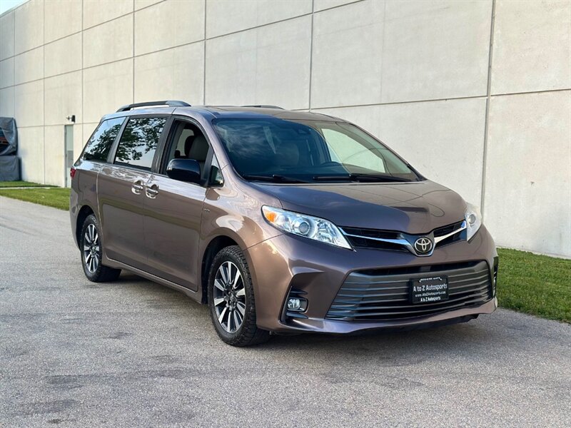 2018 Toyota Sienna XLE Premium photo 4