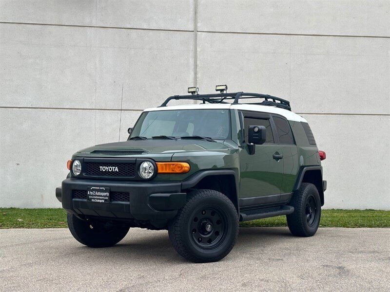 2013 Toyota FJ Cruiser   - Photo 1 - Madison, WI 53716