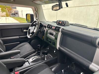 2013 Toyota FJ Cruiser   - Photo 18 - Madison, WI 53716