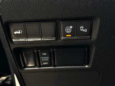 2017 INFINITI QX80   - Photo 33 - Madison, WI 53716