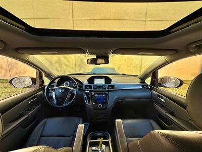 2015 Honda Odyssey Touring Elite   - Photo 13 - Madison, WI 53716