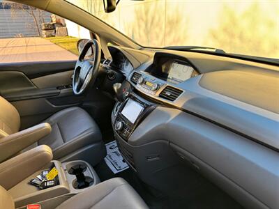 2015 Honda Odyssey Touring Elite   - Photo 17 - Madison, WI 53716