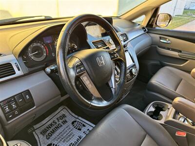 2015 Honda Odyssey Touring Elite   - Photo 16 - Madison, WI 53716