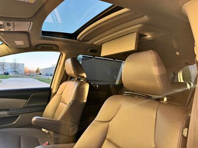 2015 Honda Odyssey Touring Elite   - Photo 18 - Madison, WI 53716