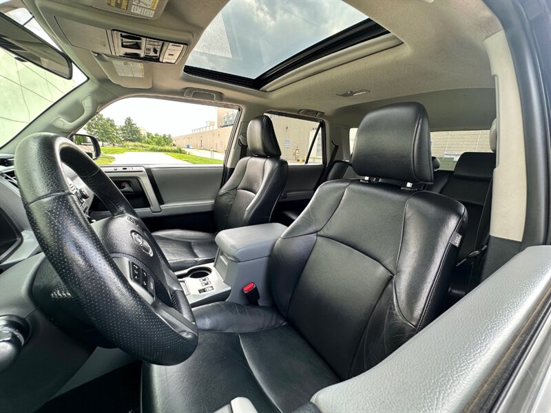 2010 Toyota 4Runner SR5 photo 21