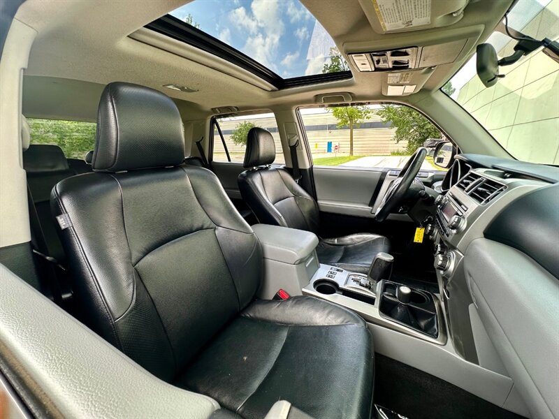 2010 Toyota 4Runner SR5 photo 20