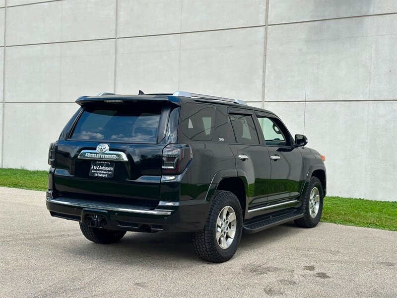 2010 Toyota 4Runner SR5 photo 10