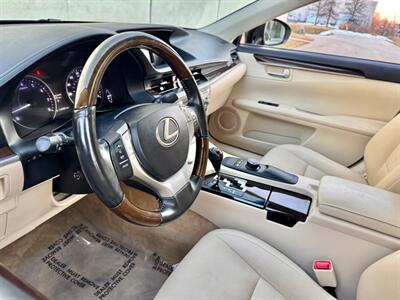 2013 Lexus ES 350   - Photo 17 - Madison, WI 53716